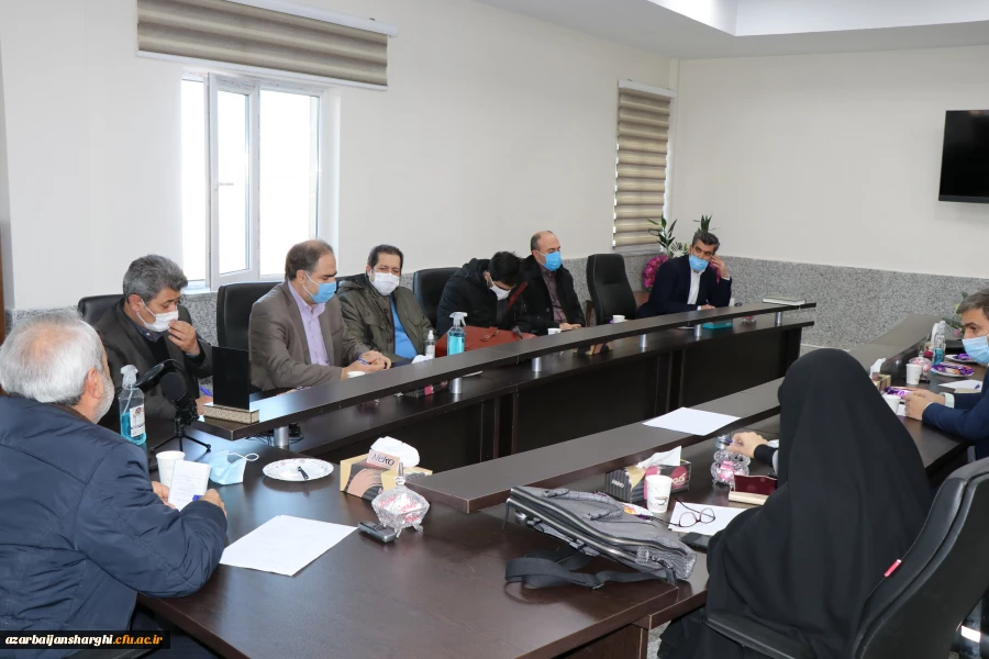 جلسه هم اندیشی هیئت رئیسه دانشگاه با اساتید گروه ریاضی 4