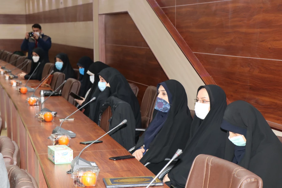 یکی از وظایف بسیج اساتید تلاش برای پرورش استاد در طراز شهید چمران است. 6