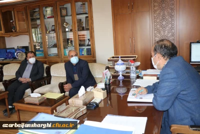 تفاهم نامه تعاون جهت ایجاد رشته های جدید کارشناسی ارشد در دانشگاه فرهنگیان استان:

دیدار مدیر و معاون هماهنگی دانشگاه فرهنگیان استان با رییس دانشگاه تبریز