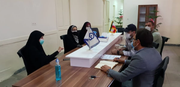 جلسه مدیر مرکز نوآوری و کارآفرینی با تیم آموزشی معلم پلاس دانشگاه فرهنگیان استان 4