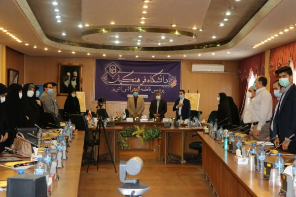 اولین همایش ملی دانش(موضوعی-تربیتی) آموزش علوم تجربی در پردیس فاطمه الزهرا(س) تبریز برگزار شد. 4