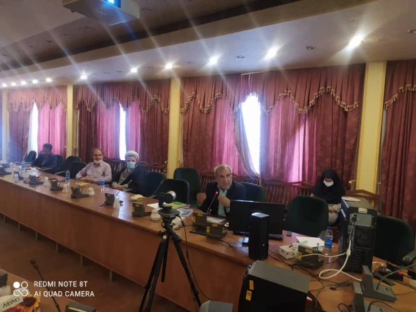 کرسی نقد و بررسی با موضوع "طراحی و تدوین الگویی برای استخدام معلمان با ماده خوب" با ارائه دکتر اسداله خدیوی 3