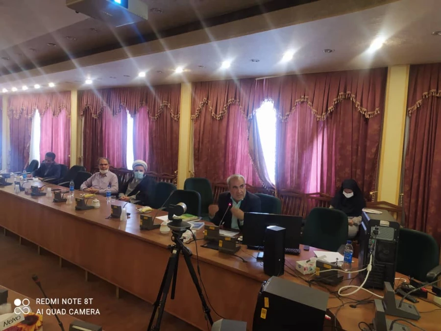 کرسی نقد و بررسی با موضوع "طراحی و تدوین الگویی برای استخدام معلمان با ماده خوب" با ارائه دکتر اسداله خدیوی 3