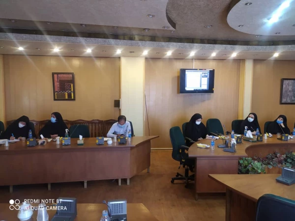 کرسی نقد و بررسی با موضوع "طراحی و تدوین الگویی برای استخدام معلمان با ماده خوب" با ارائه دکتر اسداله خدیوی 7