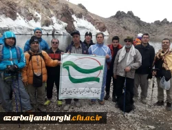 اهتزاز پرچم دانشگاه فرهنگیان و بسیج اساتید دانشگاه فرهنگیان استان آذربایجان شرقی در قله سبلان
 3