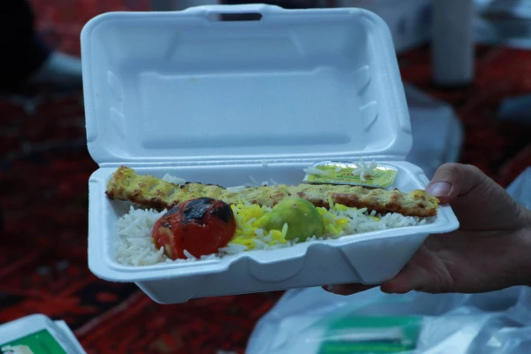 پخت و توزیع 500 پرس غذا در مناطق محروم شهرستان تبریز 3