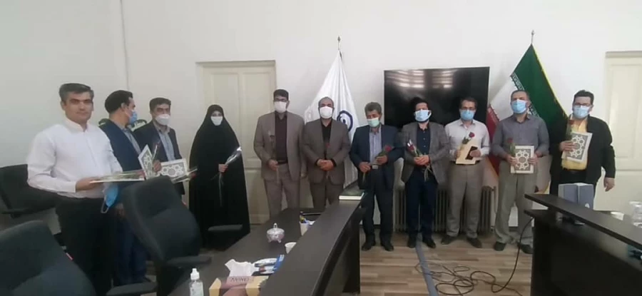 تجلیل از کارکنان مدیریت امور پردیس های استان و پردیس های علامه امینی و فاطمه الزهرا(س) 3