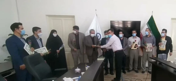 تجلیل از کارکنان مدیریت امور پردیس های استان و پردیس های علامه امینی و فاطمه الزهرا(س) 4