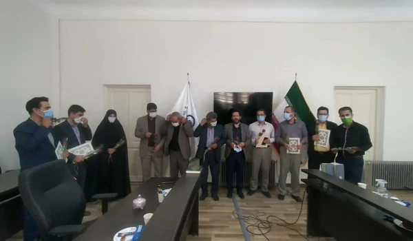 تجلیل از کارکنان مدیریت امور پردیس های استان و پردیس های علامه امینی و فاطمه الزهرا(س) 5