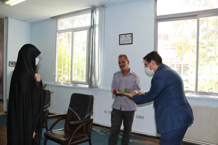 تجلیل از کارکنان مدیریت امور پردیس های استان و پردیس های علامه امینی و فاطمه الزهرا(س) 4