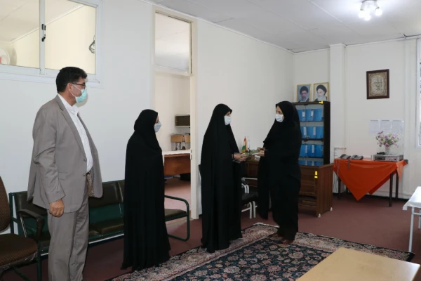 تجلیل از کارکنان مدیریت امور پردیس های استان و پردیس های علامه امینی و فاطمه الزهرا(س) 6