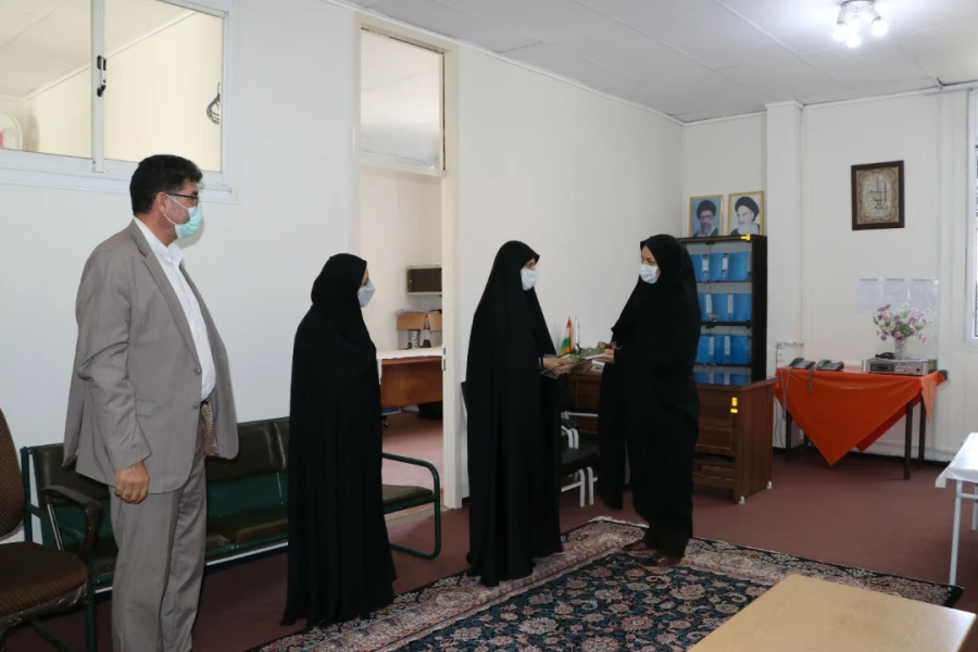 تجلیل از کارکنان مدیریت امور پردیس های استان و پردیس های علامه امینی و فاطمه الزهرا(س) 6