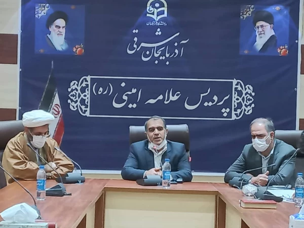 مراسم هفته کتاب و کتاب خوانی  در پردیس علامه امینی دانشگاه فرهنگیان آذربایجانشرقی برگزار شد  9