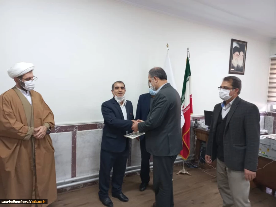 طی حکمی دکتر خداویردی عباس زاده وآقای رحیم کریمی جاوید به ترتیب سرپرست و معاون توسعه و پشتیبانی پردیس  علامه امینی تبریز منصوب شد. 4