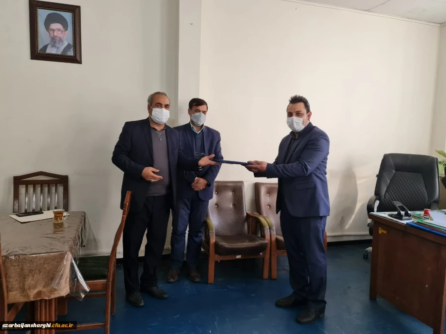 
تجلیل از همکاران واحد مالی پردیس فاطمه الزهرا(س) تبریز به مناسبت روز حسابدار 2