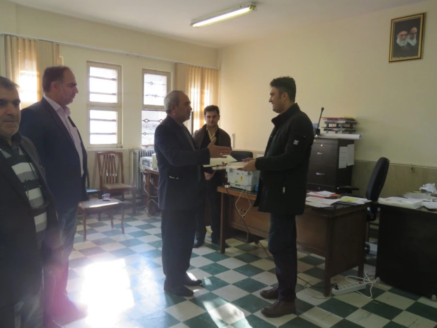 
تجلیل از همکاران واحد مالی پردیس علامه امینی تبریز به مناسبت روز حسابدار 3