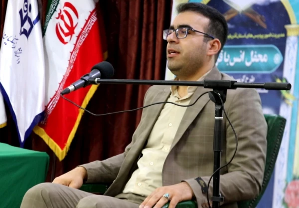 محفل انس با قرآن کریم به مناسبت ایام الله دهه مبارکه فجر به همت واحد فرهنگی و امور دانشجویی دانشگاه فرهنگیان استان آذربایجان شرقی برگزار شد 6