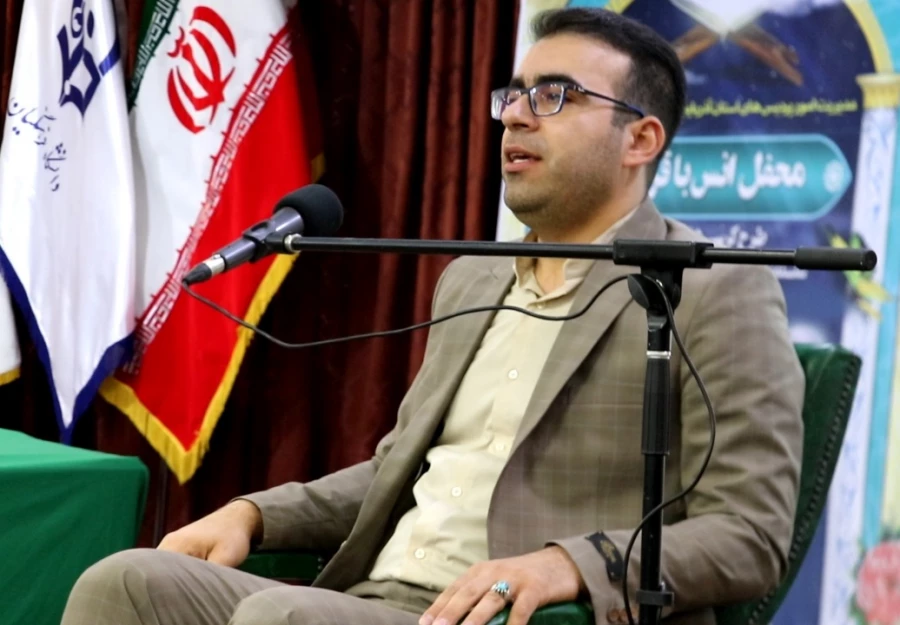 محفل انس با قرآن کریم به مناسبت ایام الله دهه مبارکه فجر به همت واحد فرهنگی و امور دانشجویی دانشگاه فرهنگیان استان آذربایجان شرقی برگزار شد 6