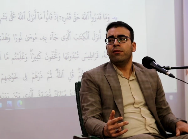 محفل انس با قرآن کریم به مناسبت ایام الله دهه مبارکه فجر به همت واحد فرهنگی و امور دانشجویی دانشگاه فرهنگیان استان آذربایجان شرقی برگزار شد 7