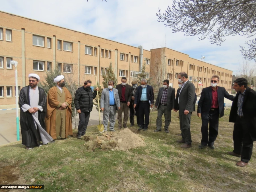 غرس نهال  ایثار  در دانشگاه فرهنگیان آذربایجانشرقی  4