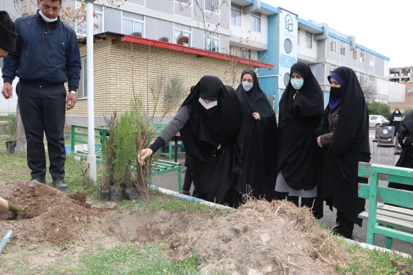 غرس نهال  ایثار  در دانشگاه فرهنگیان آذربایجانشرقی  9