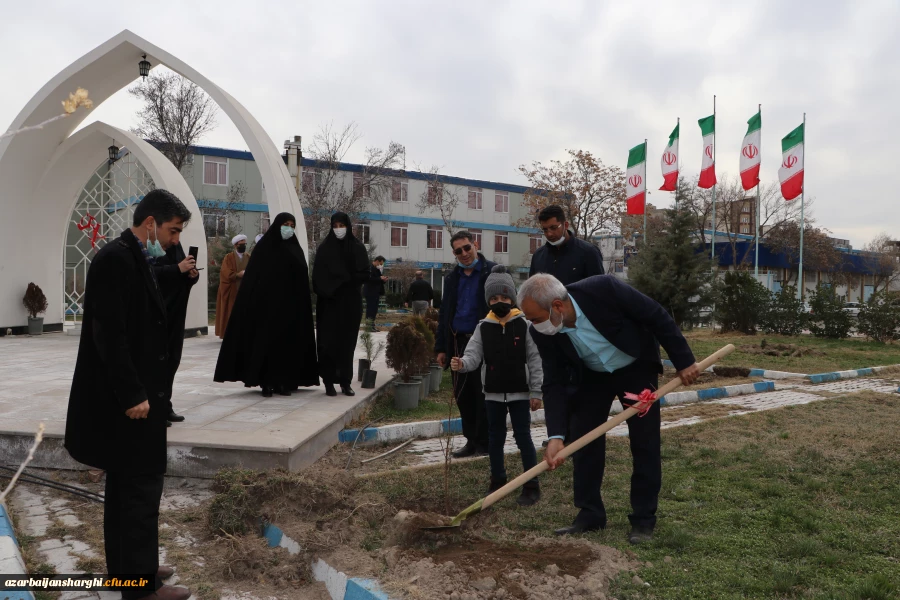 غرس نهال  ایثار  در دانشگاه فرهنگیان آذربایجانشرقی  10