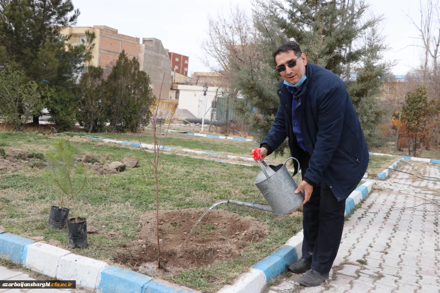 غرس نهال  ایثار  در دانشگاه فرهنگیان آذربایجانشرقی  13
