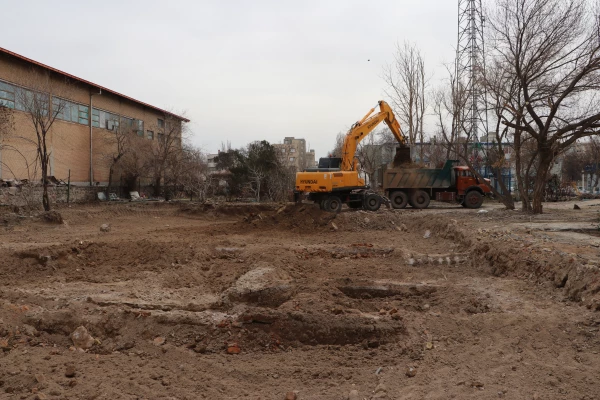 شروع عملیات خاکبرداری از پروژه ساختمان آموزشی پردیس فاطمه الزهرا (س) دانشگاه فرهنگیان آذربایجان شرقی 2