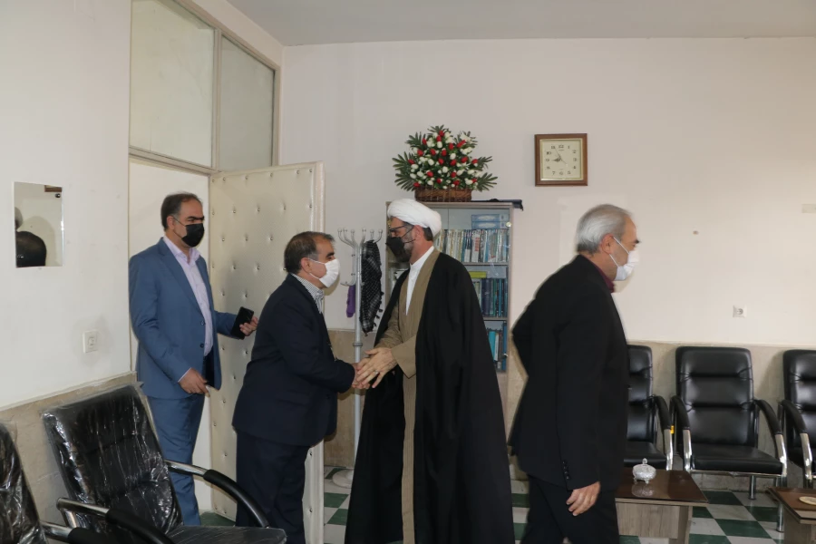 دیدار ونشست صمیمانه سرپرست مدیریت امور پردیس های استان آذربایجانشرقی با کارکنان پردیس های فاطمه الزهرا و علامه امینی برگزار شد 4