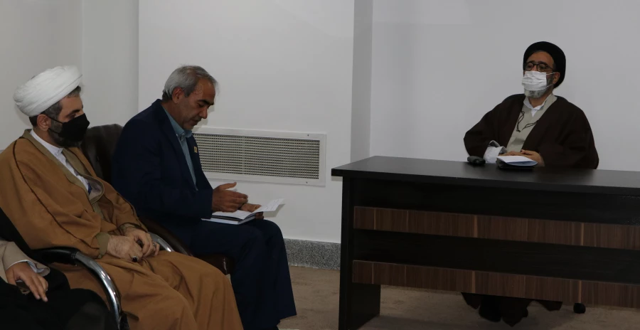 مراسم تجلیل از حافظان ،قاریان وفعالان قرآنی دانشگاه فرهنگیان استان آذربایجان شرقی با حضور نماینده ولی فقیه وامام جمعه محبوب تبریز برگزار شد. 2