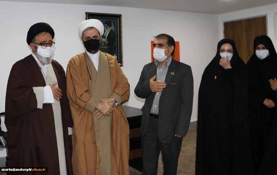 مراسم تجلیل از حافظان ،قاریان وفعالان قرآنی دانشگاه فرهنگیان استان آذربایجان شرقی با حضور نماینده ولی فقیه وامام جمعه محبوب تبریز برگزار شد. 6