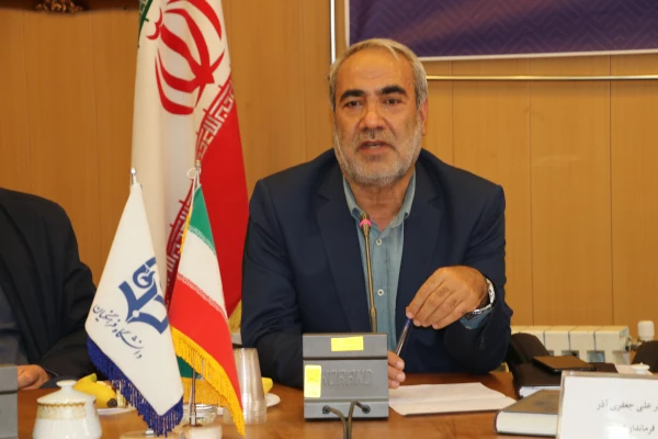 دکتر خدیوی  در مراسم گرامیداشت فتح خرمشهر : آزادی خرمشهر با اتحاد و همدلی سپاه، بسیج و نیروهای مردمی محقق شد

 4