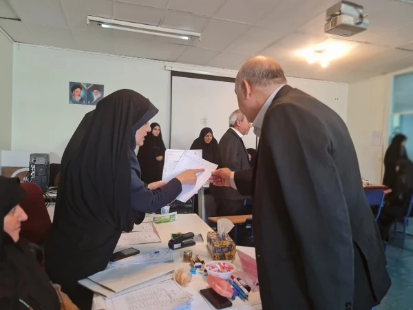 بازدید آقای علی زمانی و عباس بروغنی از روند برگزاری مصاحبه معرفی شدگان چند برابر ظرفیت پردیس های استان آذربایجان شرقی 9