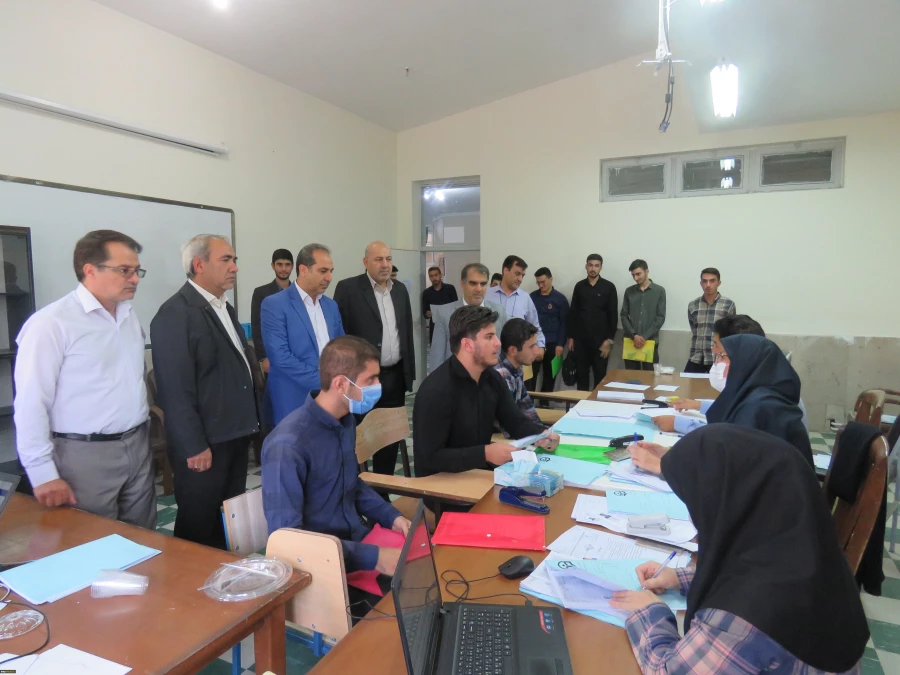 بازدید آقای علی زمانی و عباس بروغنی از روند برگزاری مصاحبه معرفی شدگان چند برابر ظرفیت پردیس های استان آذربایجان شرقی 12