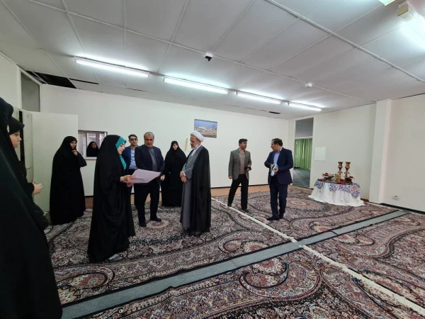 بازدید حجت الاسلام و المسلمین تقوی و دکتر علی خاکی از پردیس فاطمه الزهرا(س) تبریز
 5