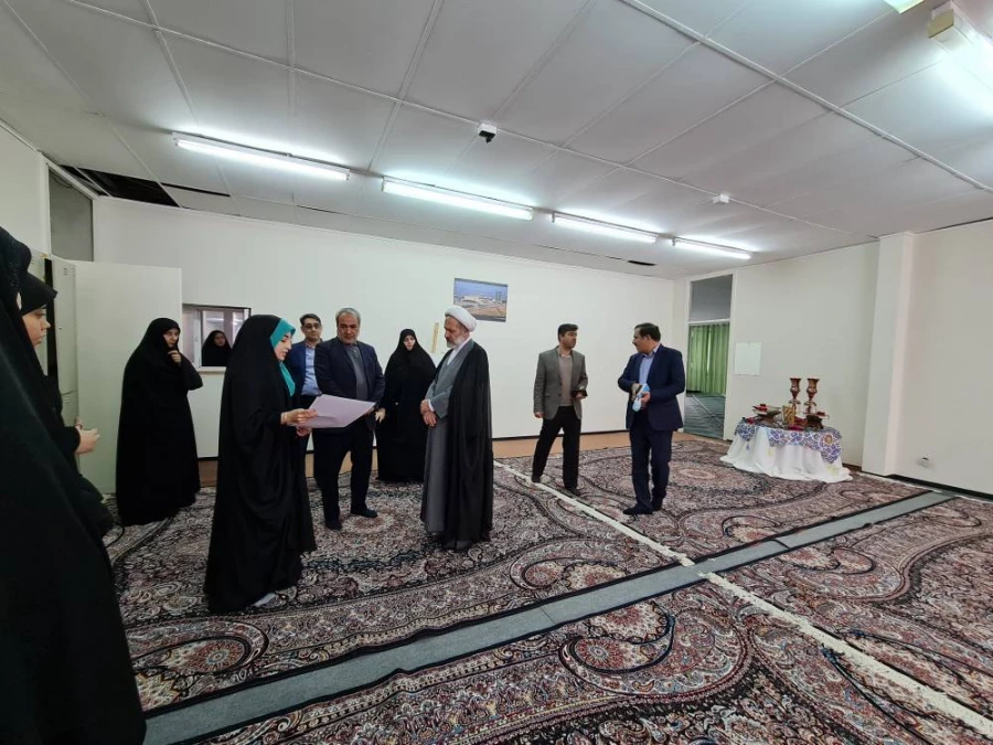 بازدید حجت الاسلام و المسلمین تقوی و دکتر علی خاکی از پردیس فاطمه الزهرا(س) تبریز
 5