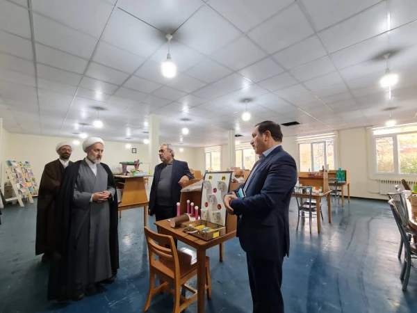 بازدید حجت الاسلام و المسلمین تقوی و دکتر علی خاکی از پردیس فاطمه الزهرا(س) تبریز
 8