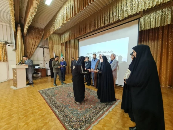 مراسم بزرگداشت هفته پژوهش و فناوری سال 1401 دانشگاه فرهنگیان استان آذربایجان شرقی
 5