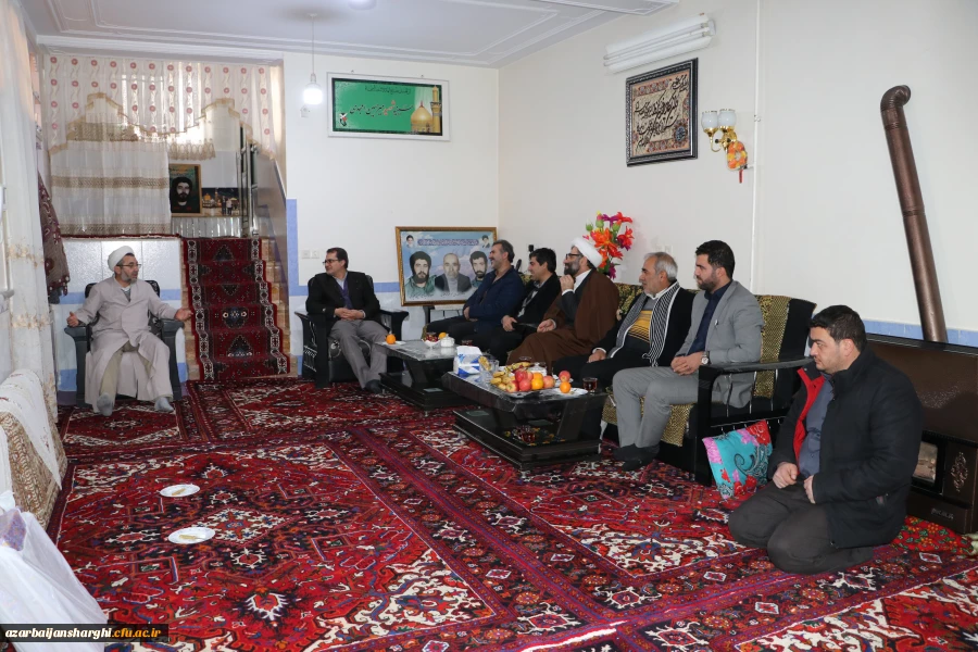 پیگیری امور خانواده های شهدا و ایثارگران رسالت و وظیفه مهم مسئولان ومدیران کشور است 2