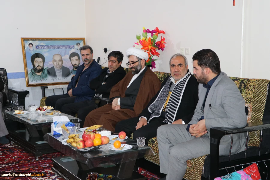 پیگیری امور خانواده های شهدا و ایثارگران رسالت و وظیفه مهم مسئولان ومدیران کشور است 5