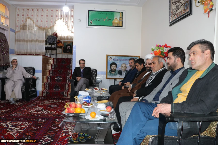 پیگیری امور خانواده های شهدا و ایثارگران رسالت و وظیفه مهم مسئولان ومدیران کشور است 3