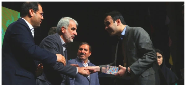 تجلیل وزیر آموزش و پرورش از دانشجومعلم سابق دانشگاه فرهنگیان پردیس علامه امینی تبریز  2