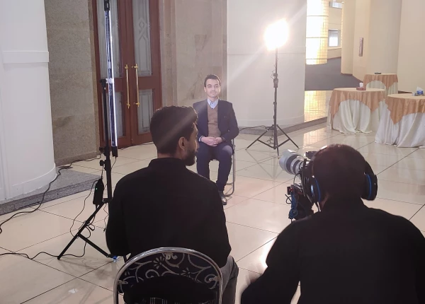 تقدیر از مهدی چیت ساز در سی امین دوره جشنواره دانشجوی نمونه کشوری در سالن اجلاس سران پایتخت 3