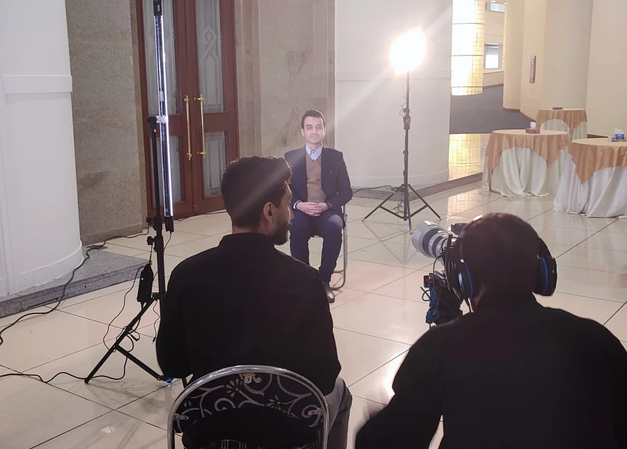 تقدیر از مهدی چیت ساز در سی امین دوره جشنواره دانشجوی نمونه کشوری در سالن اجلاس سران پایتخت 3