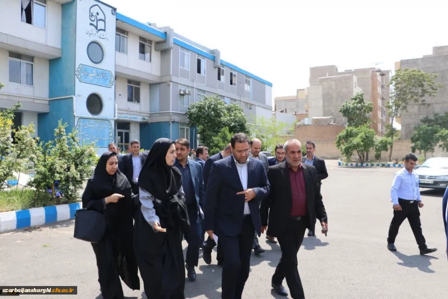 نشست صمیمی  دانشجو معلمان استان آذربایجان شرقی با سرپرست وزارت آموزش و پرورش  5