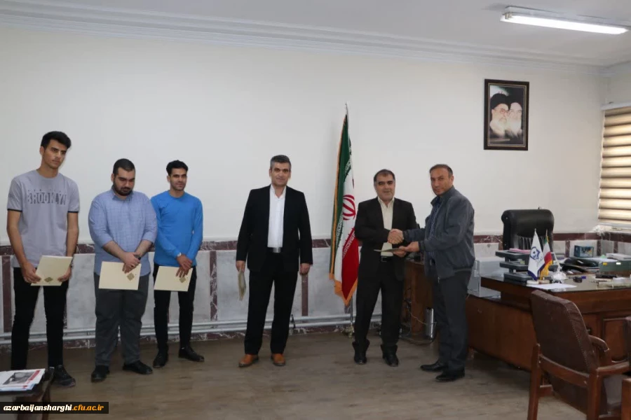 تجلیل از دانشجویان ممتاز شاهد و ایثارگر دانشگاه فرهنگیان استان آذربایجان شرقی 8