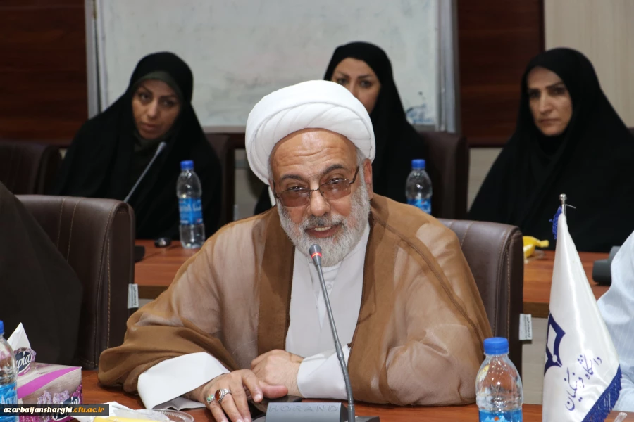 آیین تکریم و معارفه سرپرست امور پردیس های دانشگاه فرهنگیان استان آذربایجان شرقی برگزار شد 9