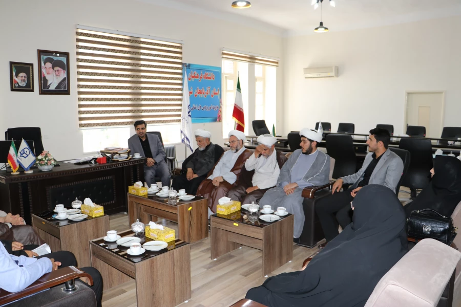 دیدارجمعی از اساتید و اعضای هیئت علمی دانشگاه تبریز با رئیس دانشگاه فرهنگیان استان  5