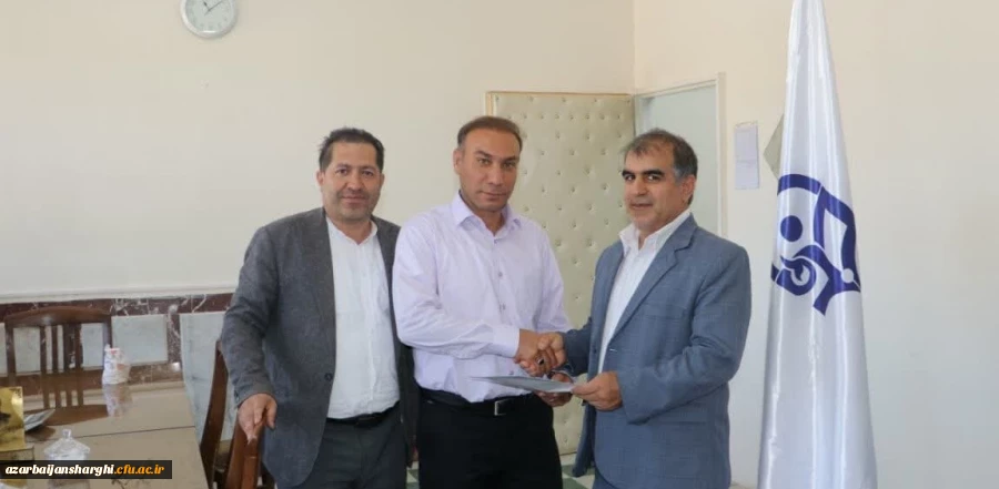  با ابلاغ مدیر کل شاهد و امورایثارگران سازمان مرکزی ، دبیران شاهد و ایثارگردانشگاه فرهنگیان آذربایجان شرقی معرفی شد. 11