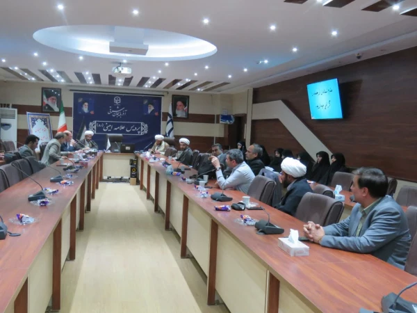 نشست هم اندیشی استادان معارف اسلامی دانشگاه فرهنگیان استان
 4